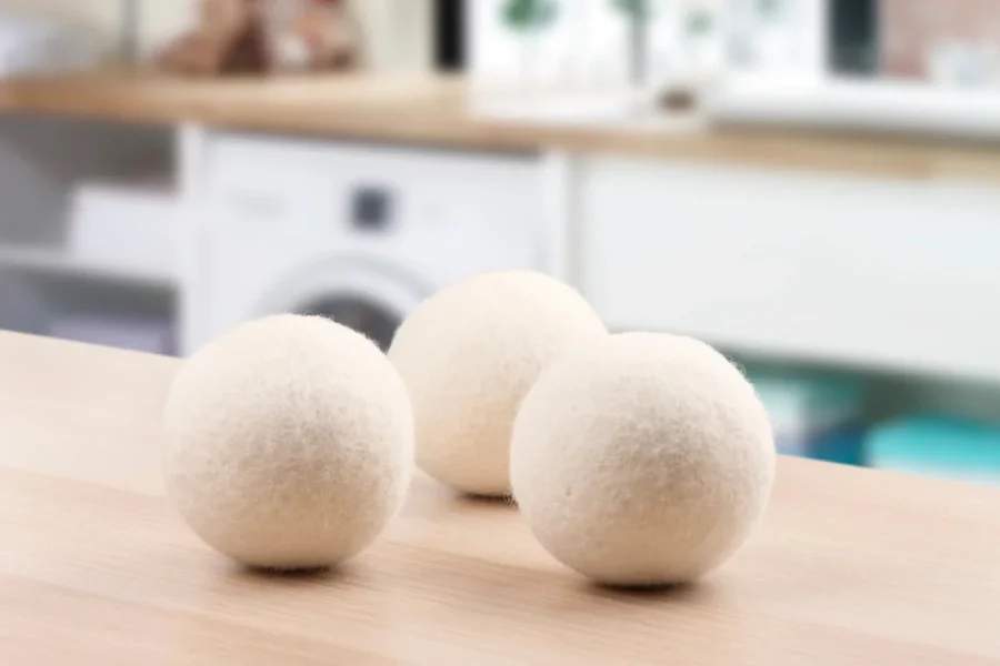 Voordelen van Wollen Wasdrogerballen: Zachtheid en Duurzaamheid Voordelen van Wollen Wasdrogerballen: Zachtheid en Duurzaamheid